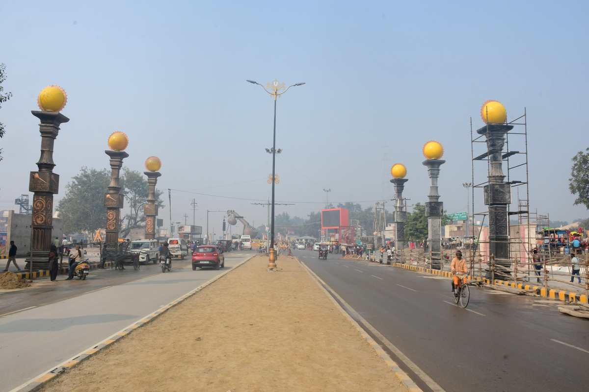 Ayodhya to get world’s largest ‘solar powered street lights
